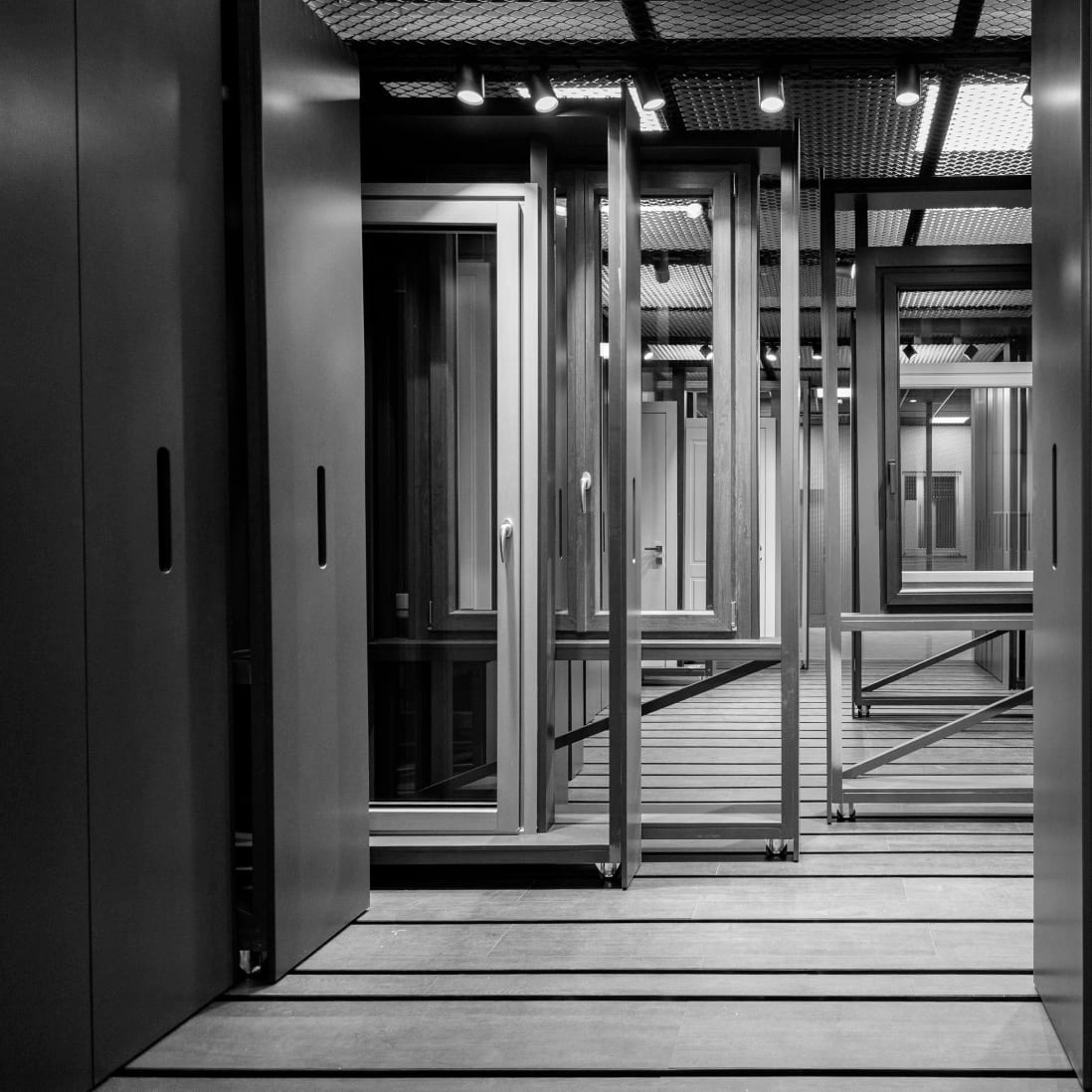 Area espositiva per le finestre dello showroom di Centro Infissi Rondanini