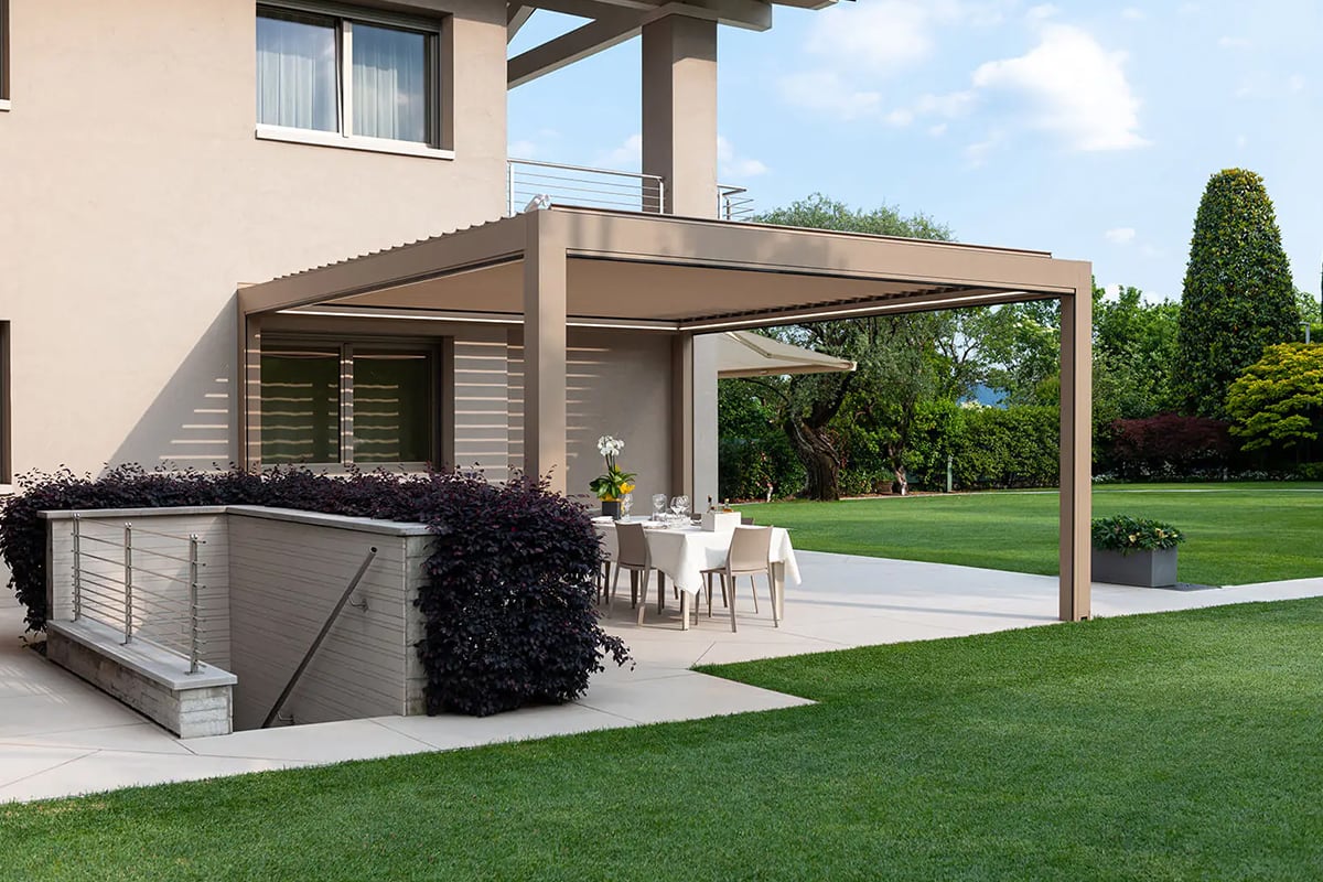 Foto di una villa con pergola Mioni